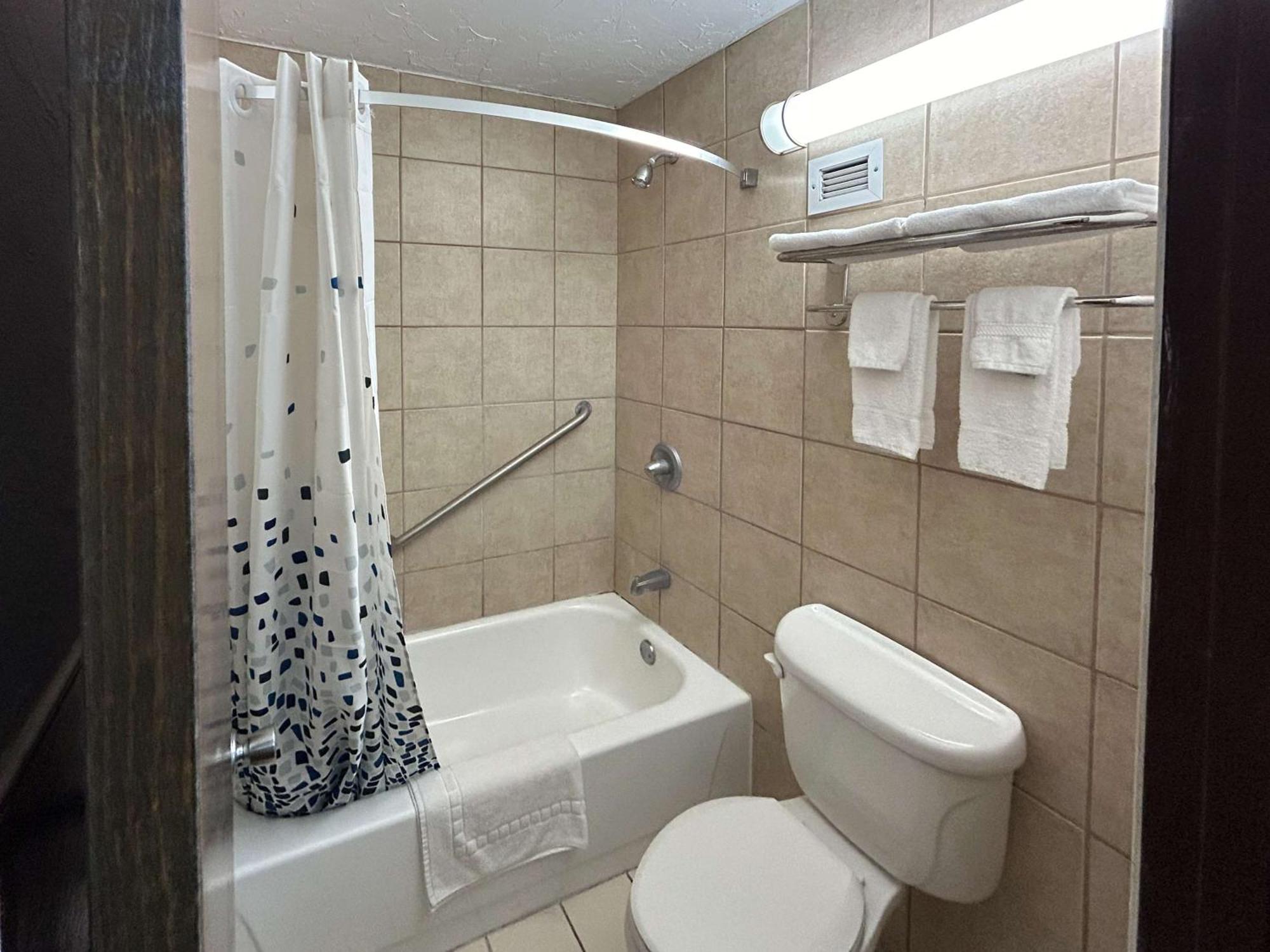 Motel 6 Ada Ok Экстерьер фото